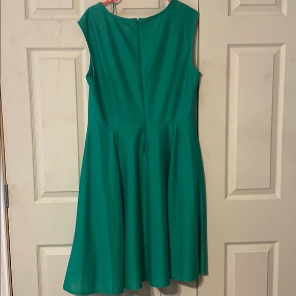 Women’s Dress - Picture 3 of 3